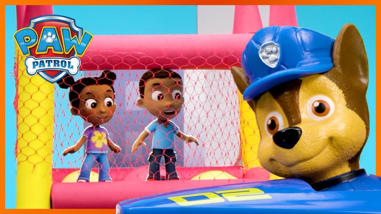 Pups Save A Bouncy Castle : Paw Patrol : Toy Pretend Play Rescue